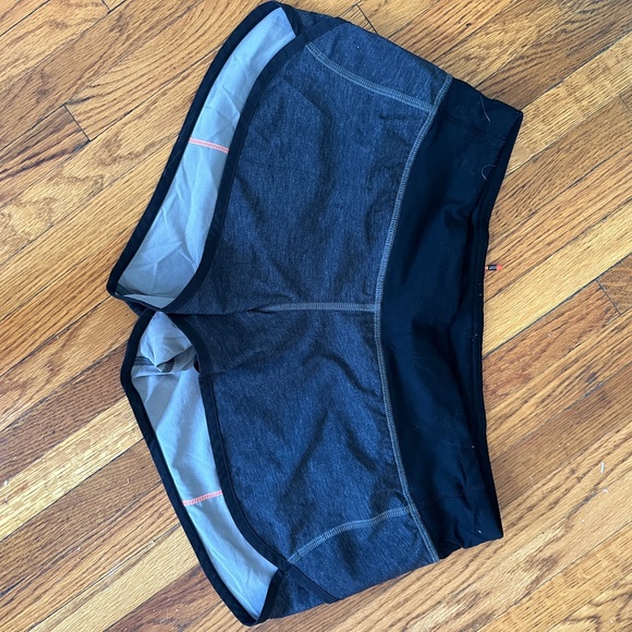Lululemon speed up shorts - Picture 1 of 4